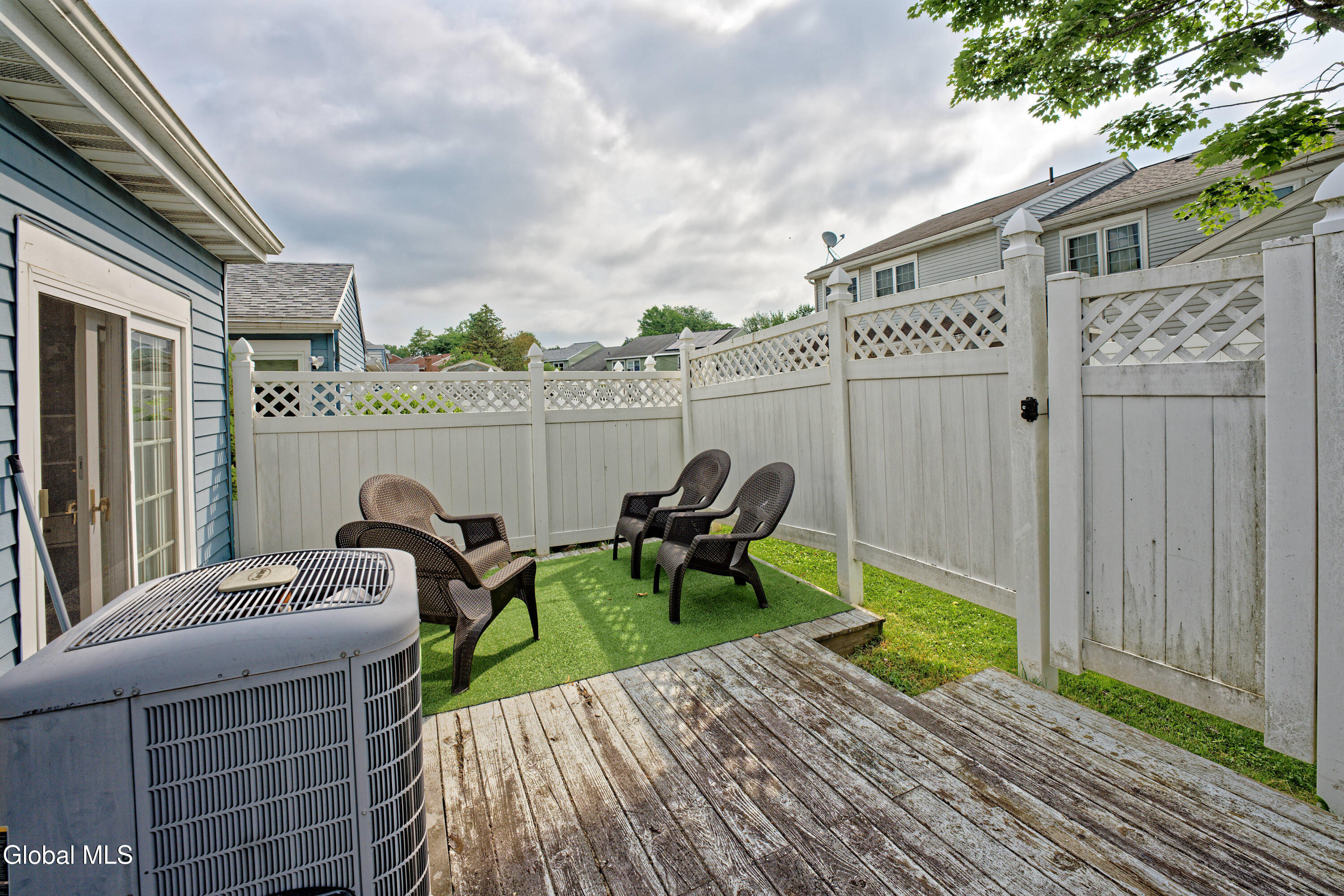 11 Fox Hollow Square Cohoes NY 12047