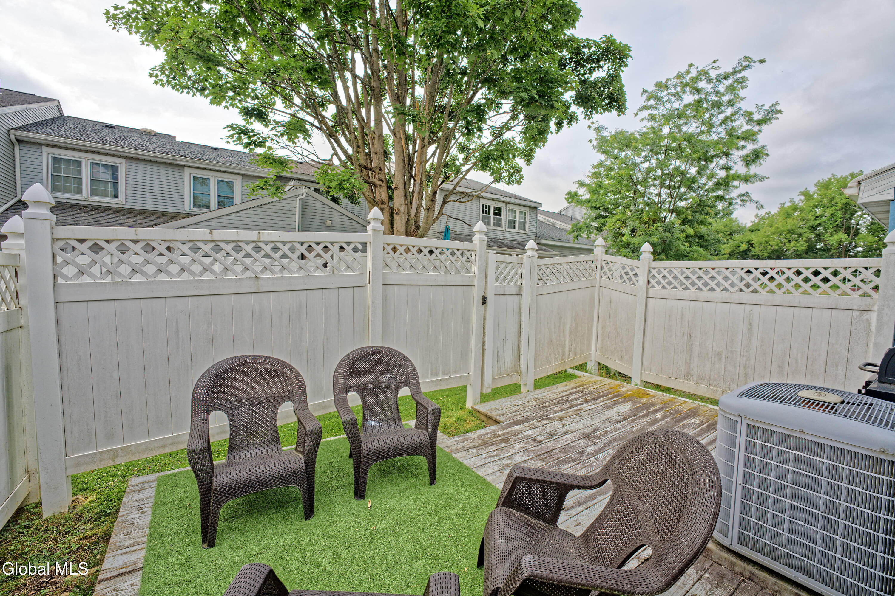 11 Fox Hollow Square Cohoes NY 12047