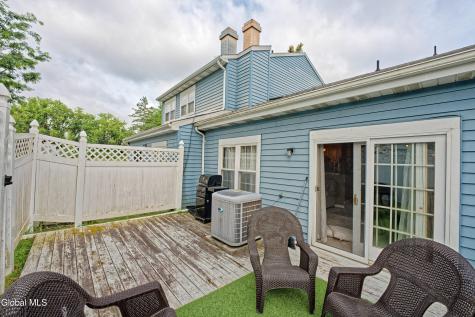 11 Fox Hollow Square Cohoes NY 12047