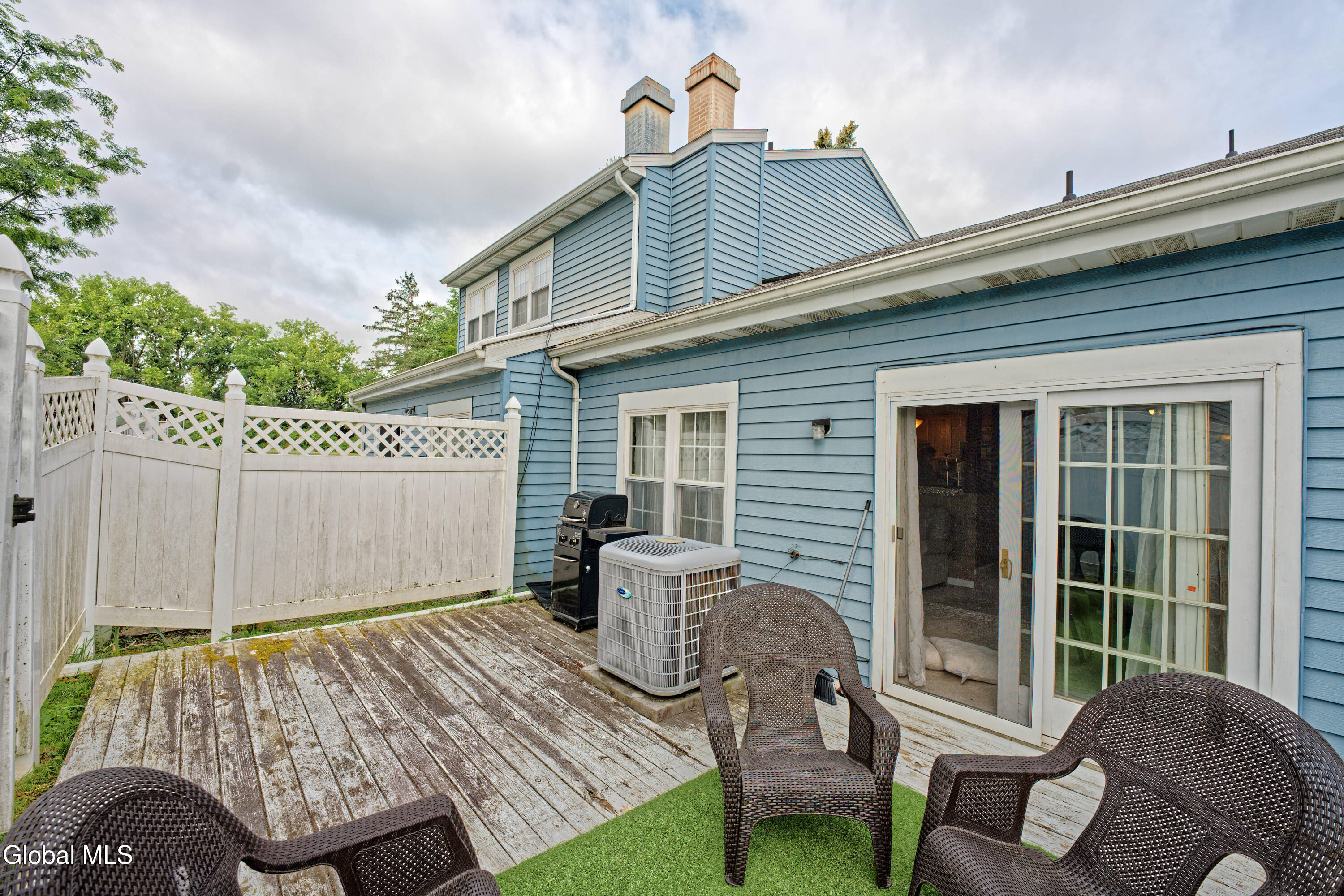 11 Fox Hollow Square Cohoes NY 12047