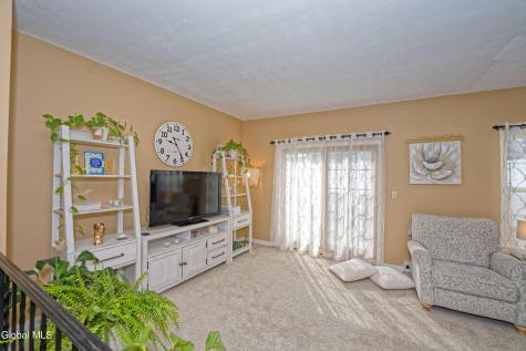 11 Fox Hollow Square Cohoes NY 12047