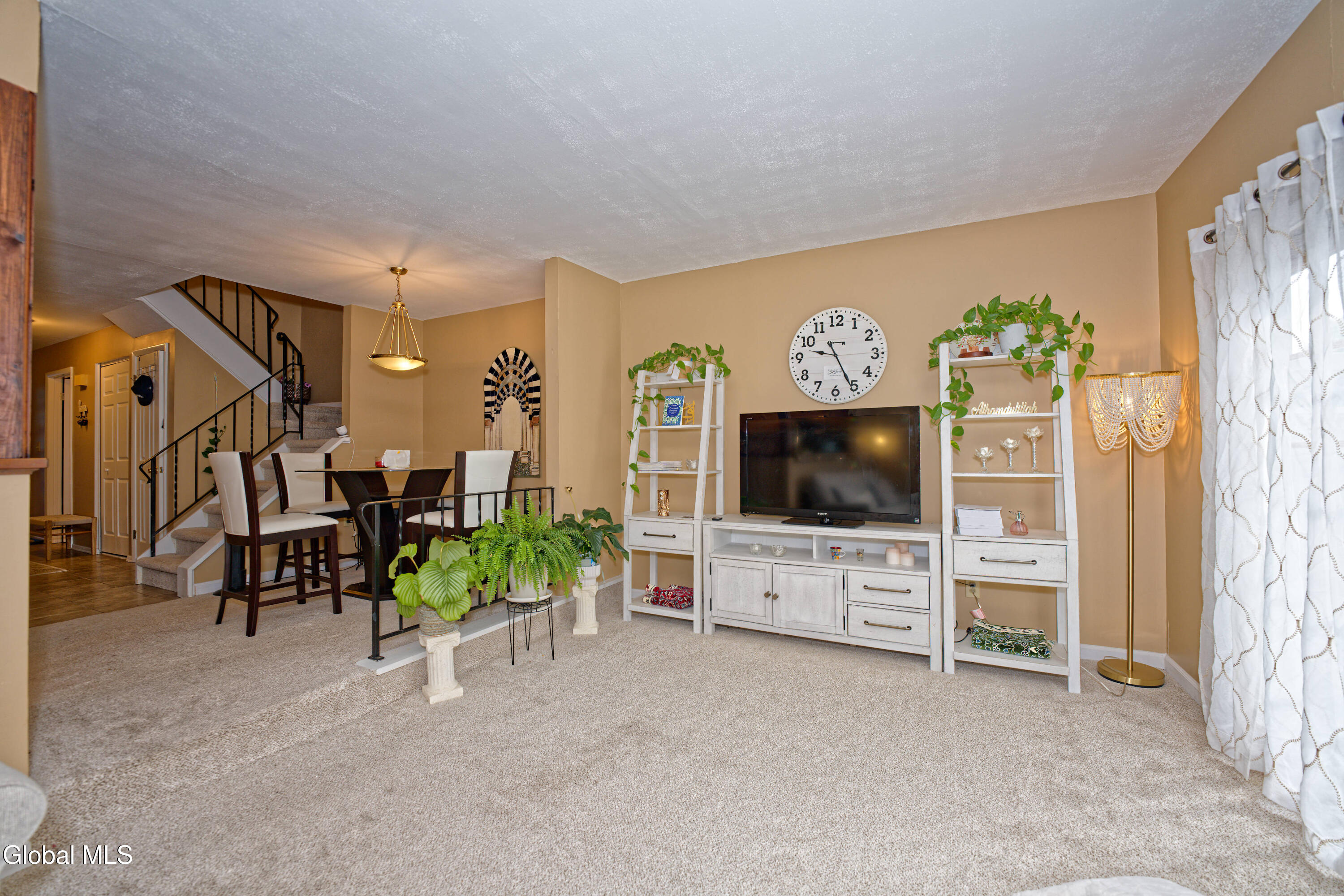 11 Fox Hollow Square Cohoes NY 12047