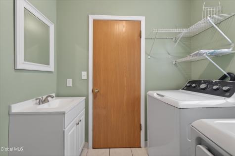 17 Diane Court Cohoes NY 12047