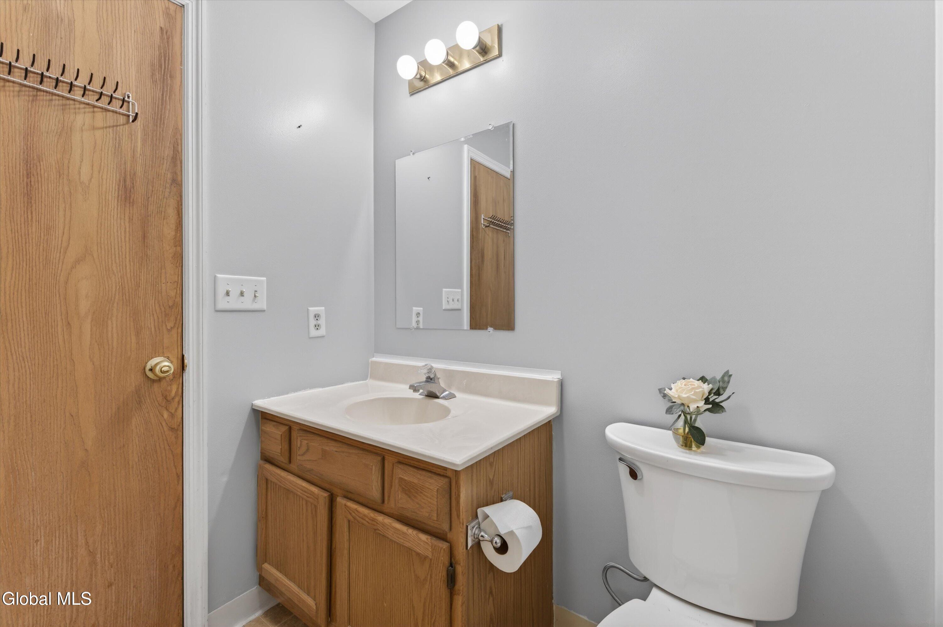17 Diane Court Cohoes NY 12047