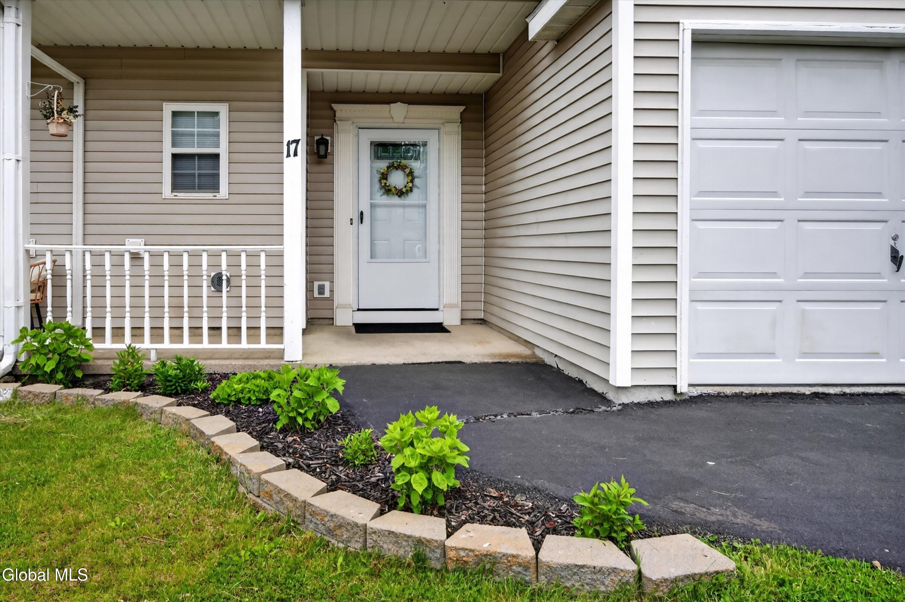 17 Diane Court Cohoes NY 12047