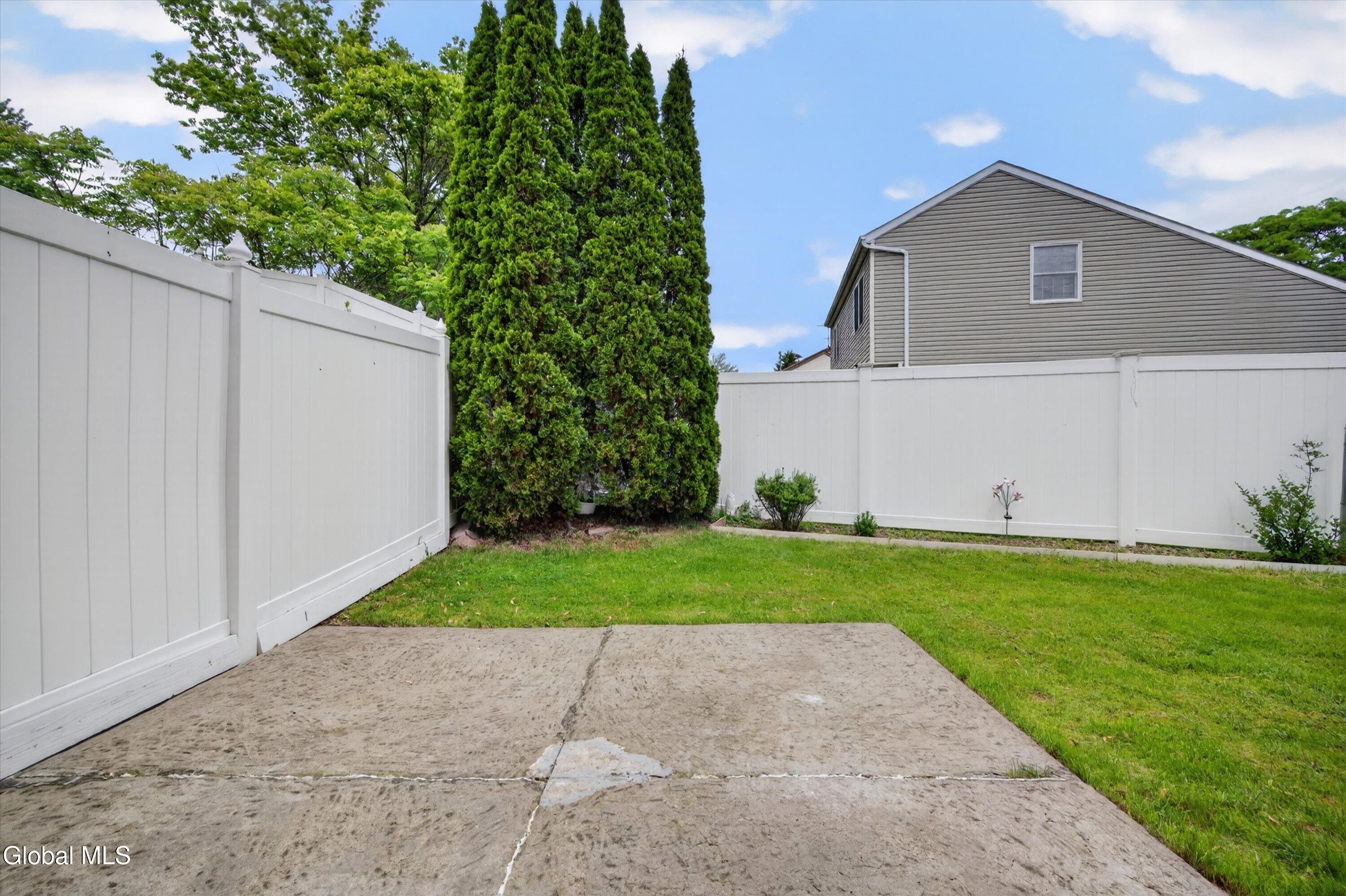 17 Diane Court Cohoes NY 12047