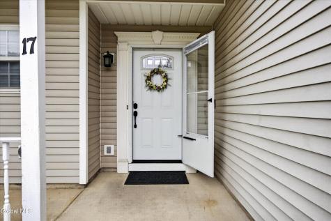 17 Diane Court Cohoes NY 12047