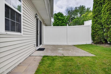 17 Diane Court Cohoes NY 12047