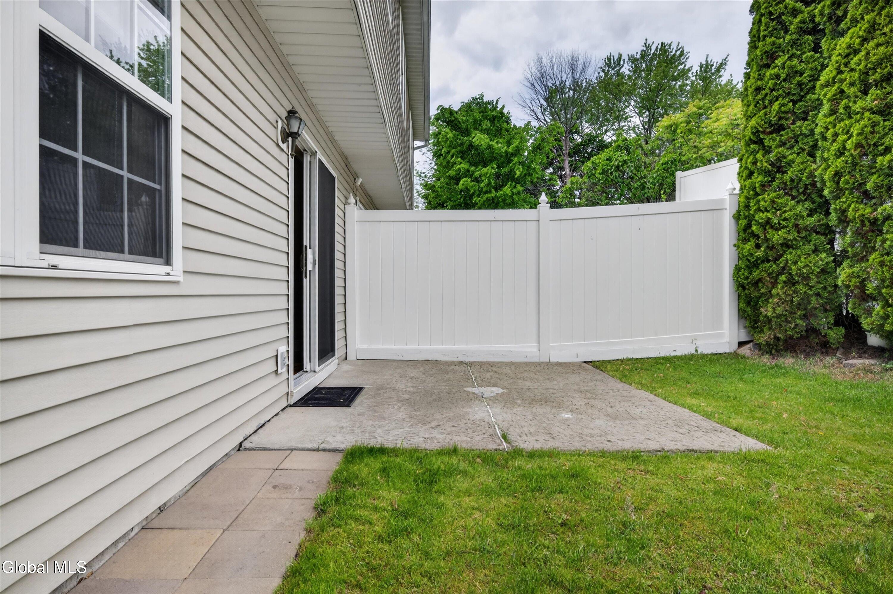 17 Diane Court Cohoes NY 12047