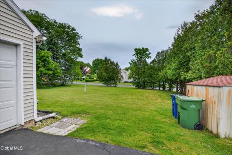17 Diane Court Cohoes NY 12047