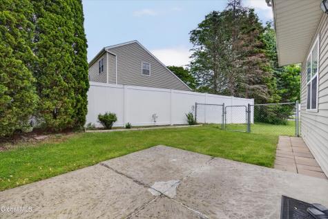 17 Diane Court Cohoes NY 12047