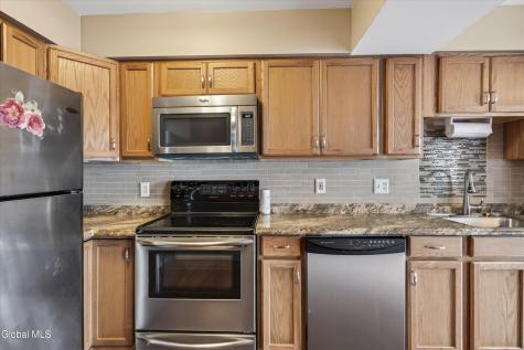 17 Diane Court Cohoes NY 12047