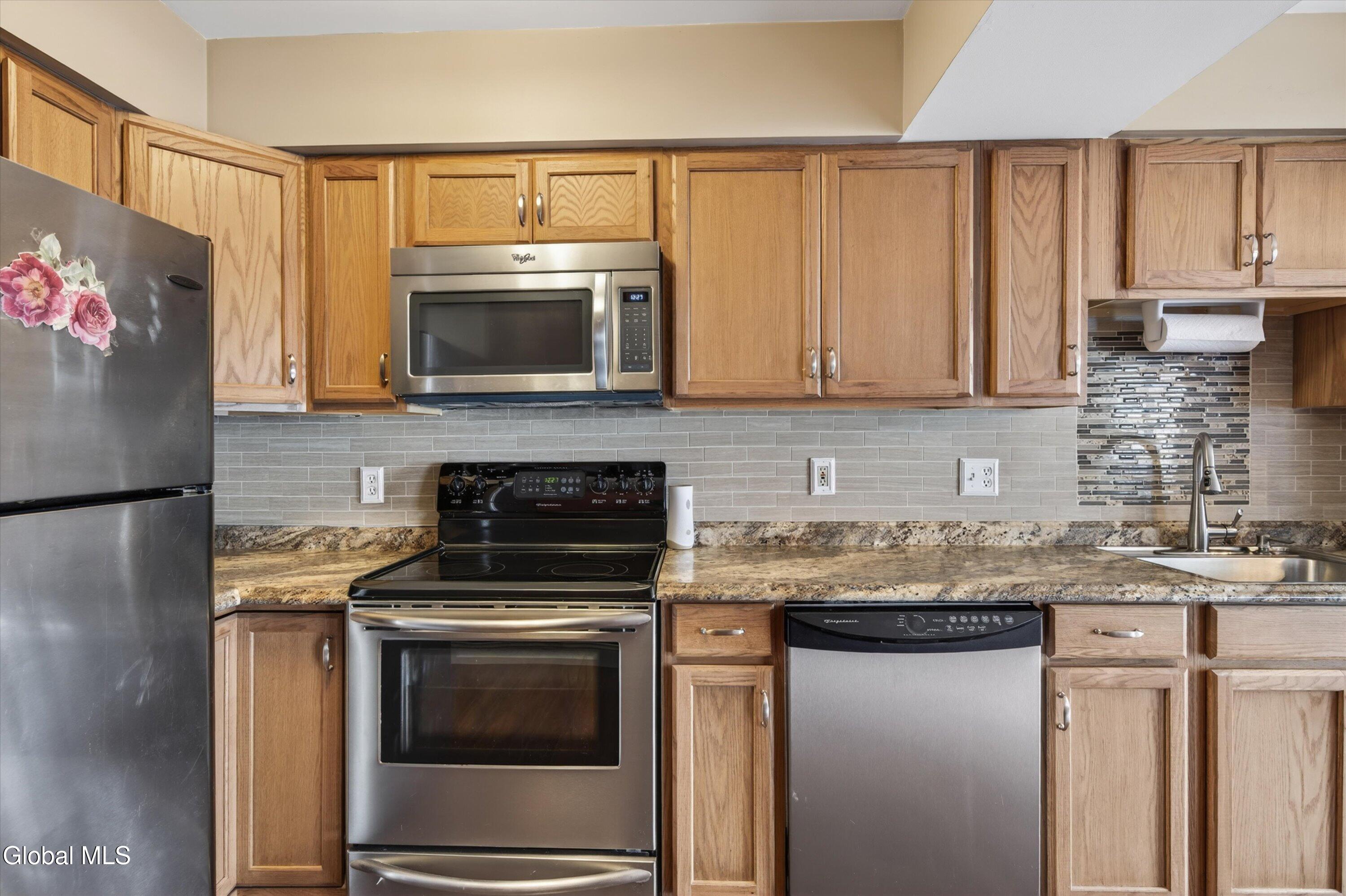 17 Diane Court Cohoes NY 12047