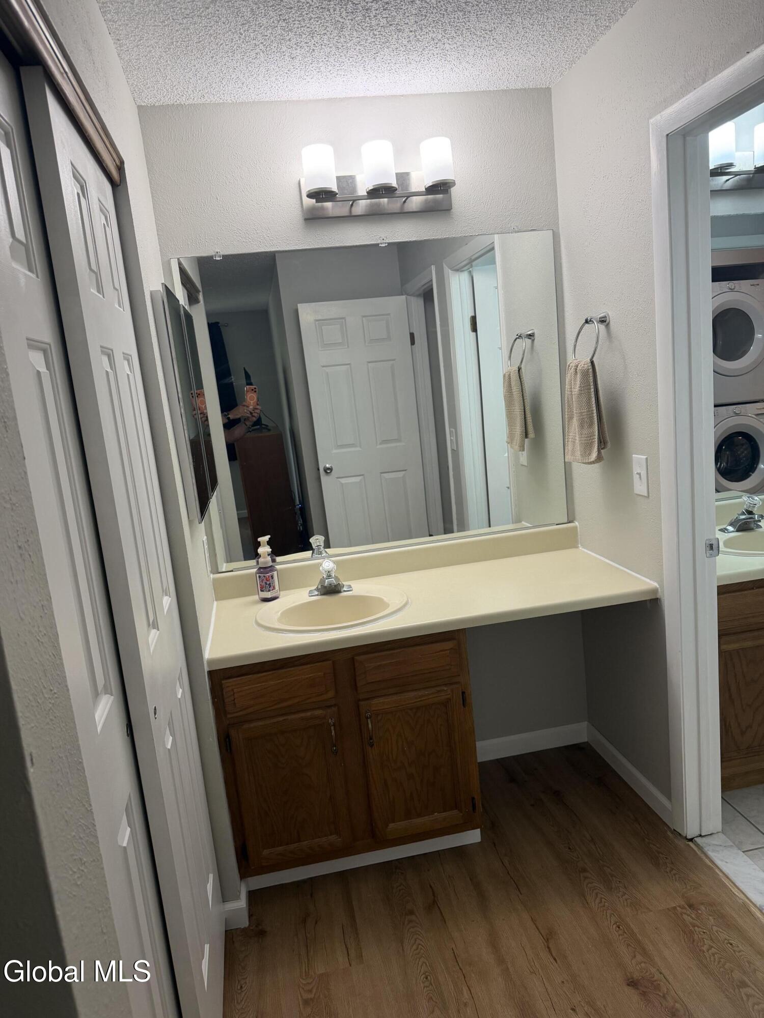 215 Monmouth Way Clifton Park NY 12065