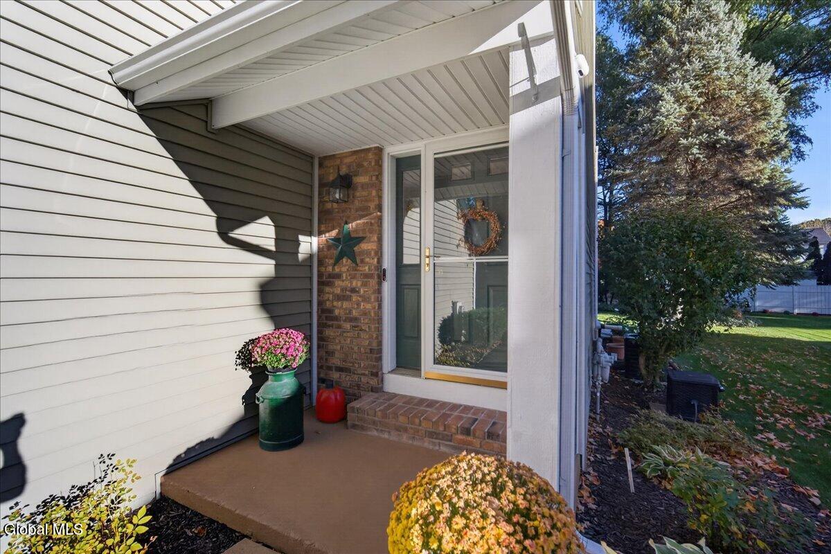 46 Captains Boulevard Waterford NY 12188