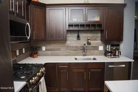 184 Fieldstone Drive Niskayuna NY 12304
