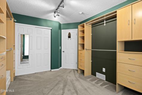 125 Garnett Lane Slingerlands NY 12159