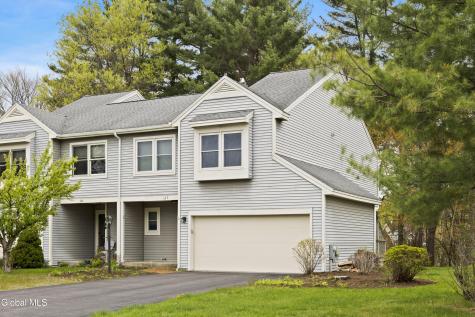125 Garnett Lane Slingerlands NY 12159