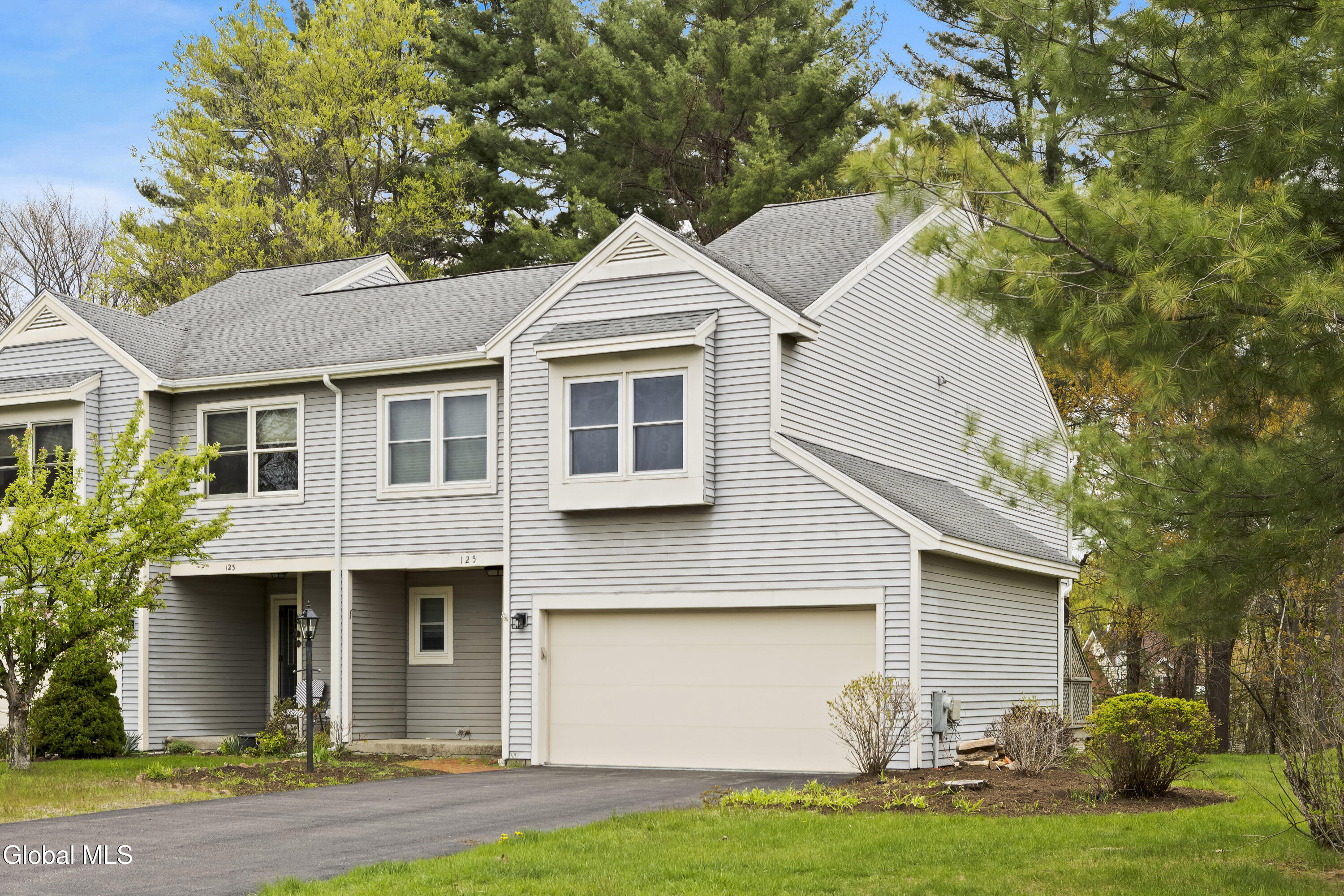 125 Garnett Lane Slingerlands NY 12159