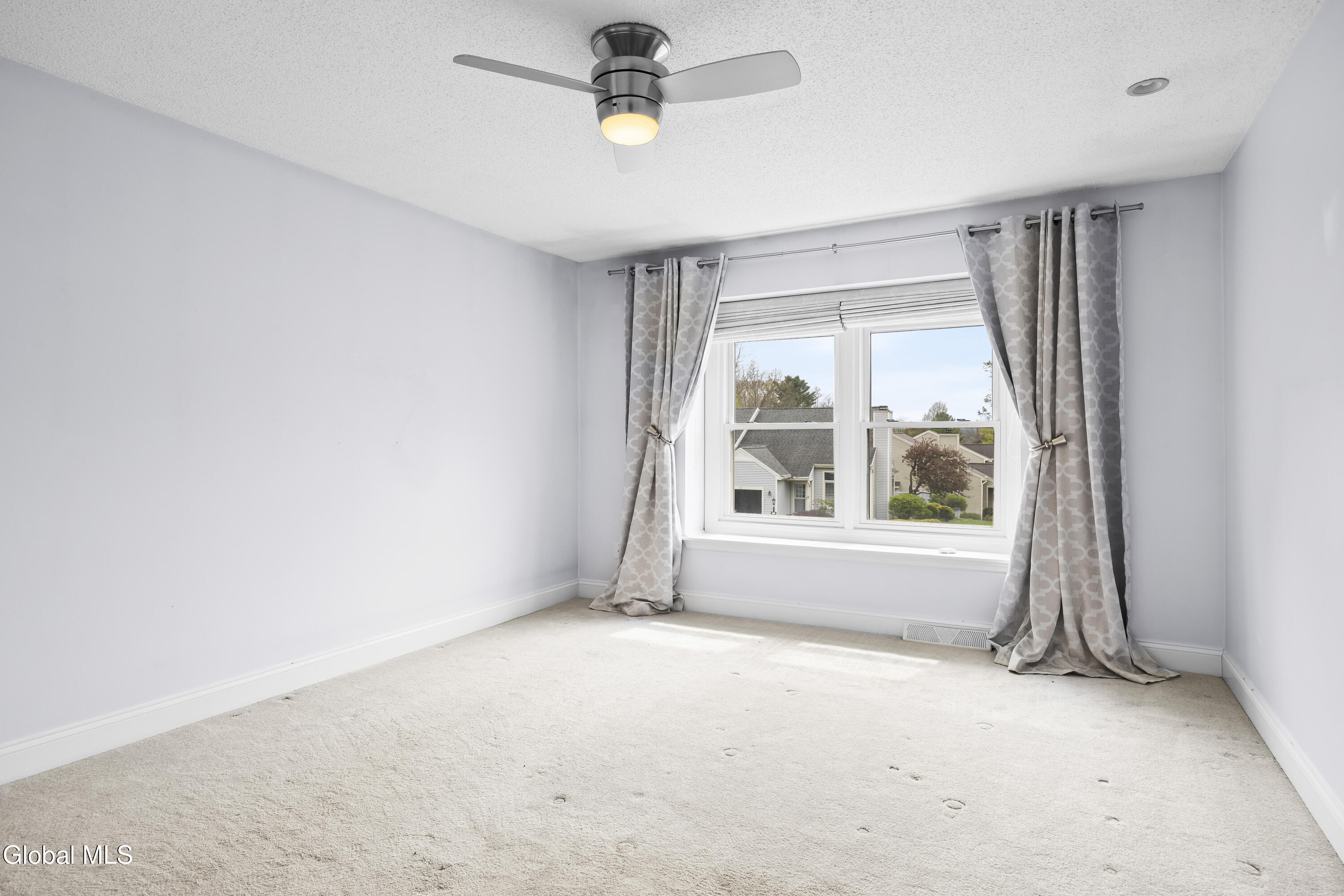125 Garnett Lane Slingerlands NY 12159