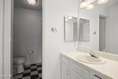 125 Garnett Lane Slingerlands NY 12159