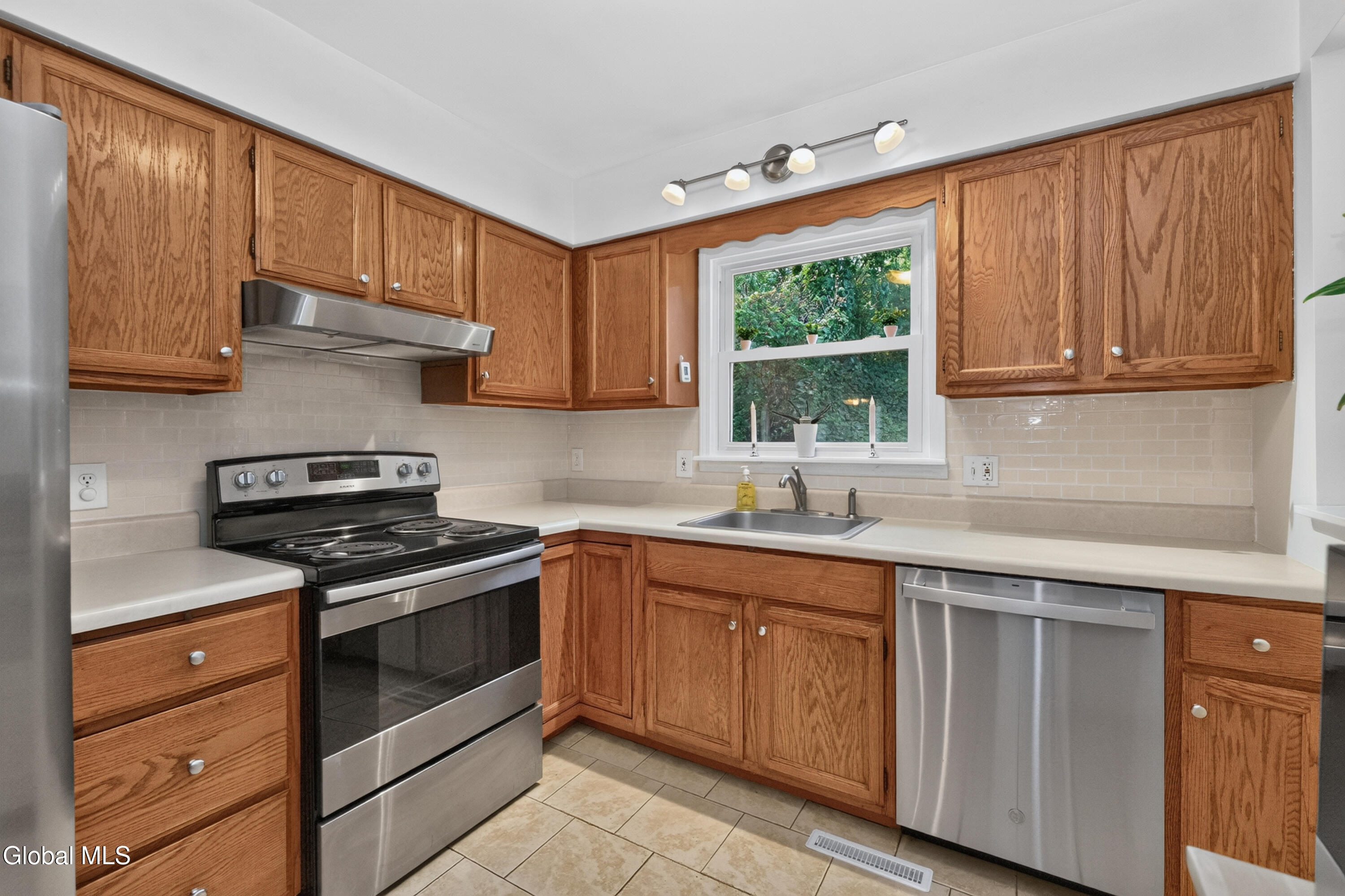 40 Velina Drive Albany NY 12203