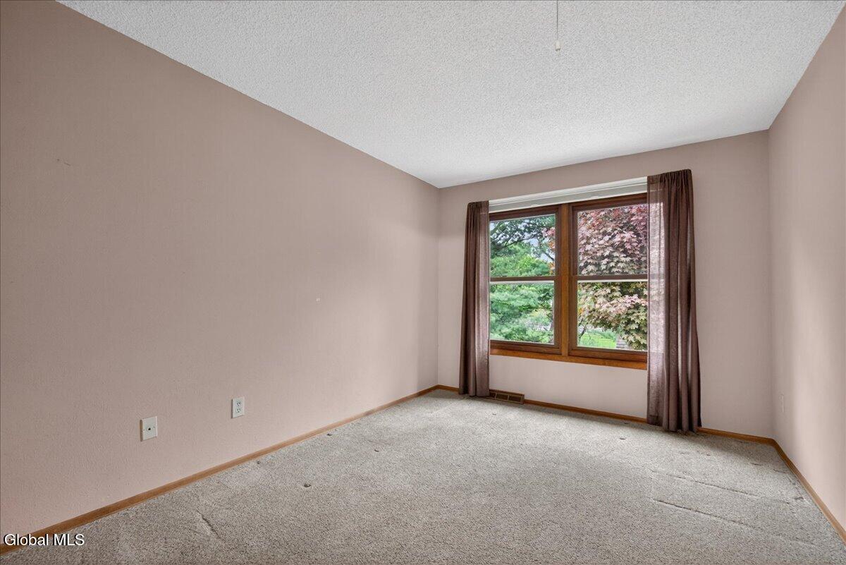 112 Stoney Creek Drive Clifton Park NY 12065