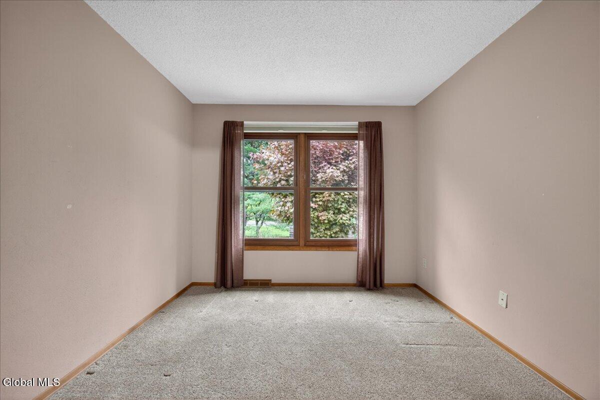 112 Stoney Creek Drive Clifton Park NY 12065