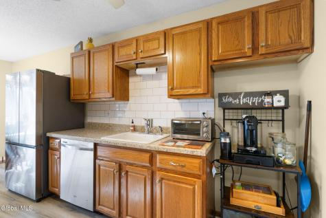 1906 Cambridge Manor Drive Schenectady NY 12302