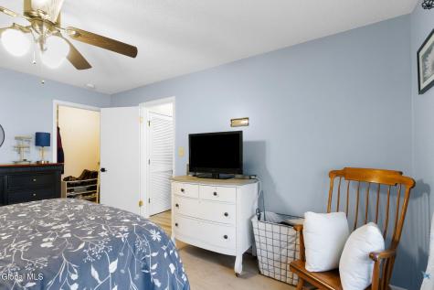 1906 Cambridge Manor Drive Schenectady NY 12302