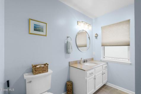 1906 Cambridge Manor Drive Schenectady NY 12302