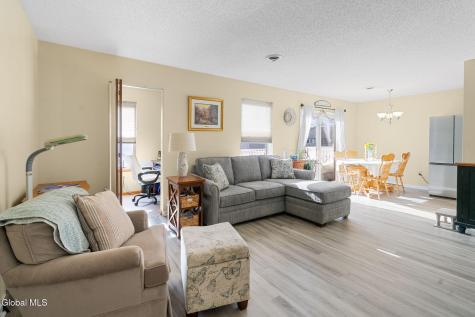 1906 Cambridge Manor Drive Schenectady NY 12302