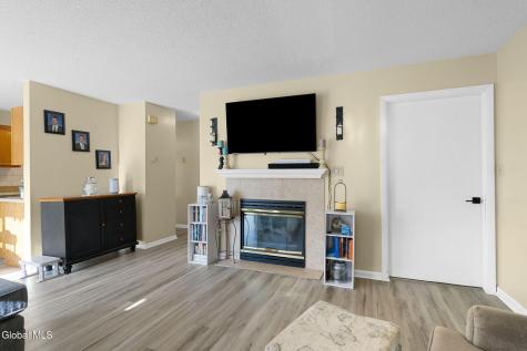 1906 Cambridge Manor Drive Schenectady NY 12302