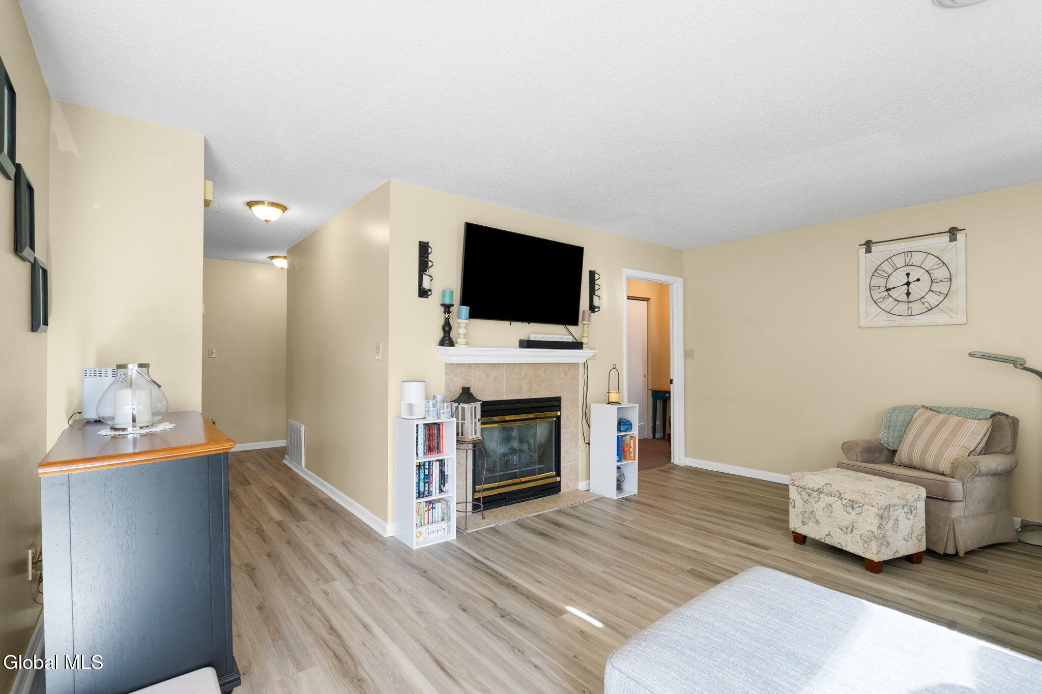 1906 Cambridge Manor Drive Schenectady NY 12302