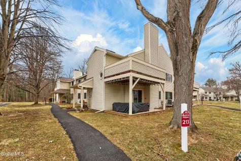 213 Grenadier Court Halfmoon NY 12065