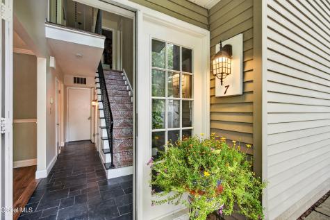7 Spruce Court Delmar NY 12054