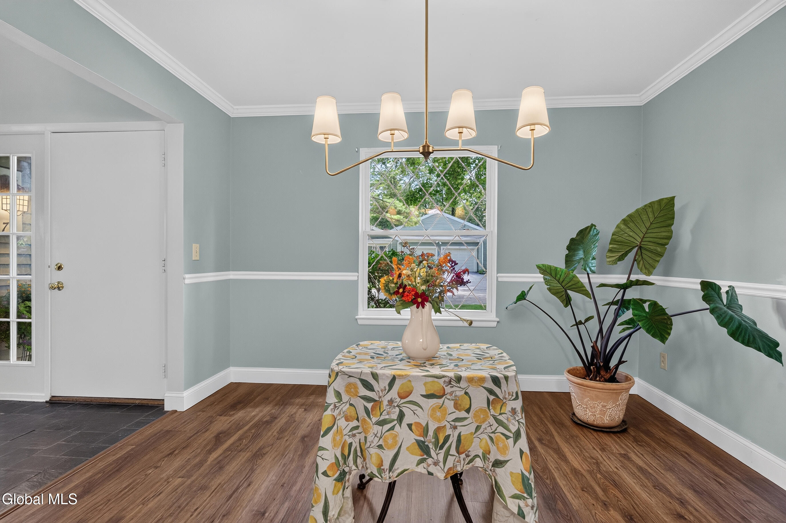 7 Spruce Court Delmar NY 12054