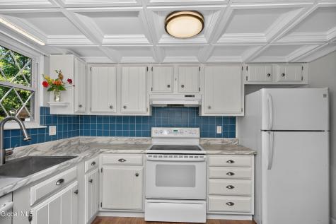 7 Spruce Court Delmar NY 12054