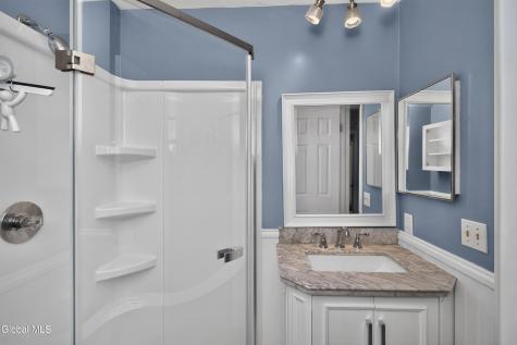 7 Spruce Court Delmar NY 12054