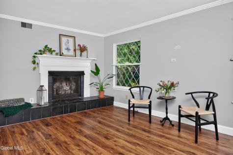 7 Spruce Court Delmar NY 12054