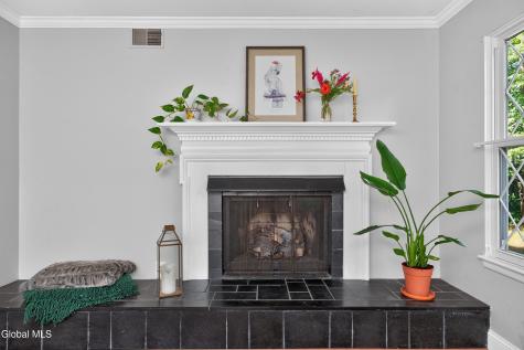 7 Spruce Court Delmar NY 12054