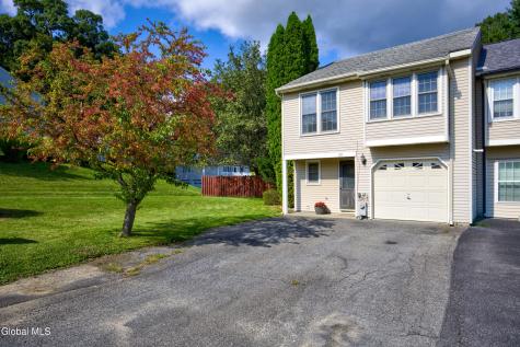 20 Carriage Road Clifton Park NY 12065