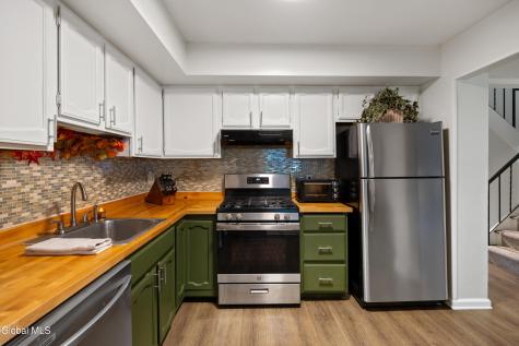 20 Carriage Road Clifton Park NY 12065