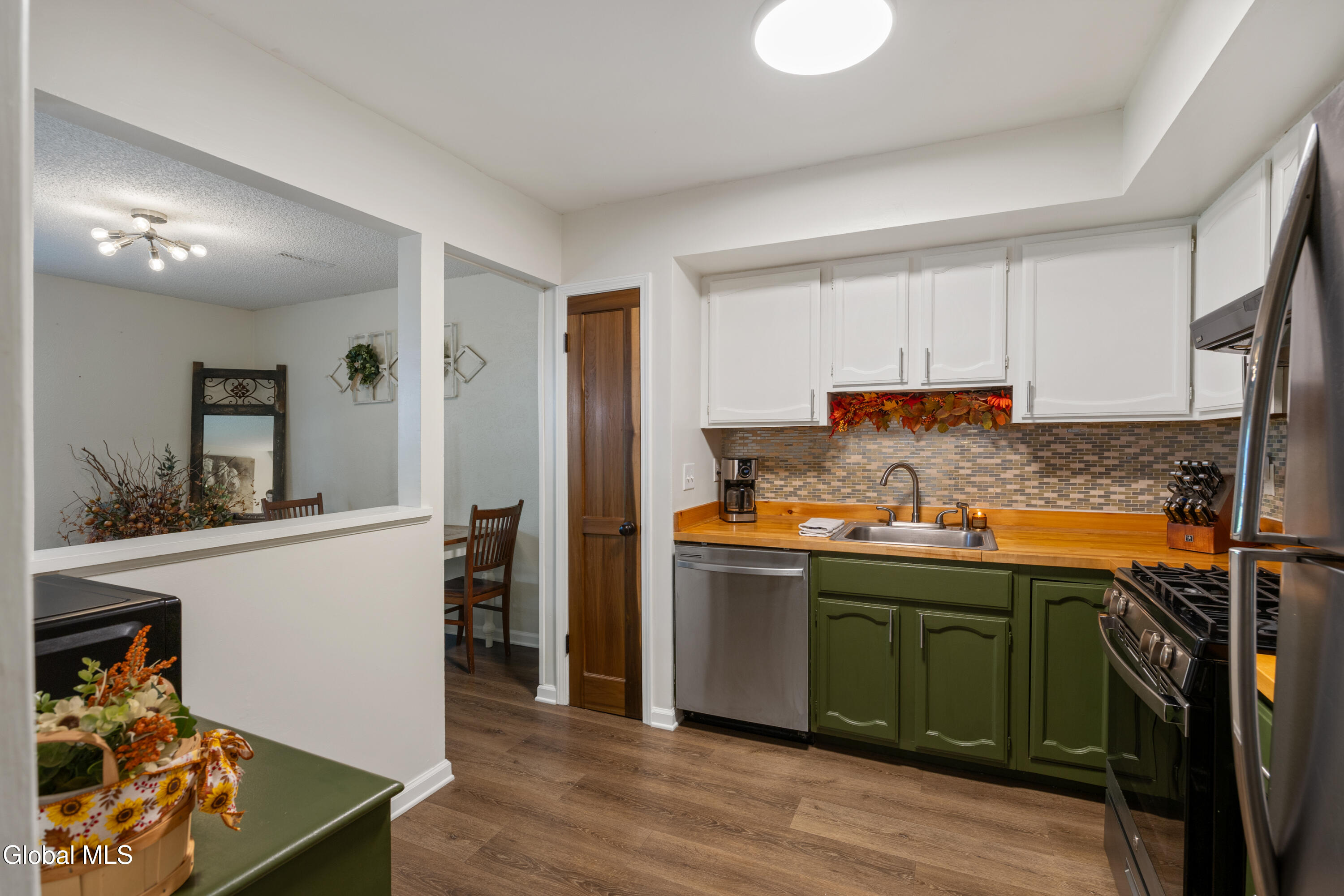20 Carriage Road Clifton Park NY 12065