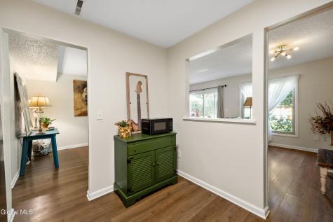 20 Carriage Road Clifton Park NY 12065