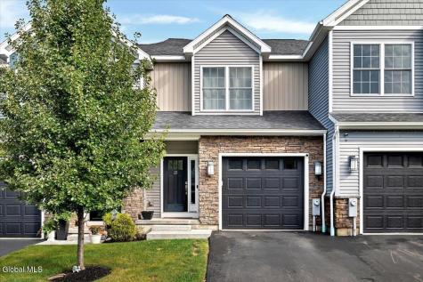 22 Stacey Way Troy NY 12180