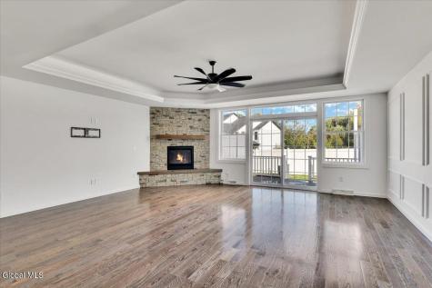 22 Stacey Way Troy NY 12180