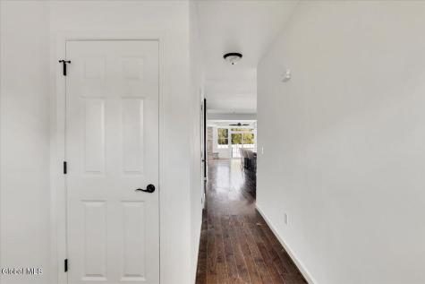 22 Stacey Way Troy NY 12180