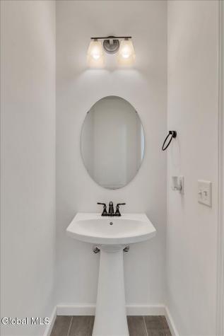 22 Stacey Way Troy NY 12180