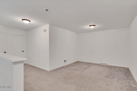 22 Stacey Way Troy NY 12180